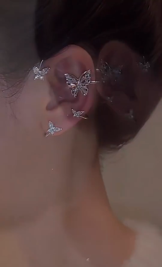Sweet Silver Butterfly Shining  Zircon Ear Cuff